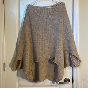Trendy loose sweater, great condition